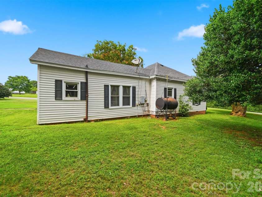 1289 Davis Road, Lincolnton, NC 28092.  MLS# CAR4410159, YatesRealty ID 40632. 
