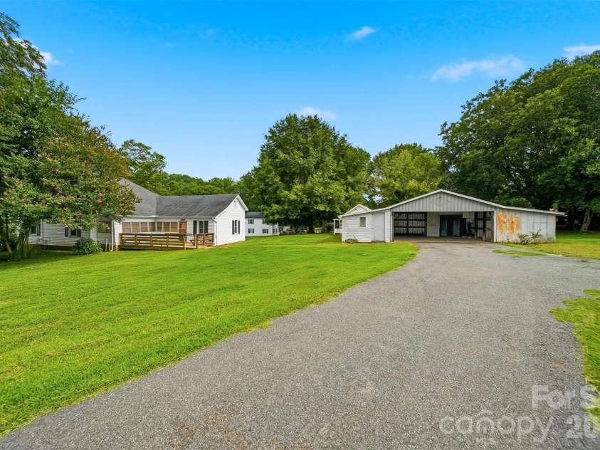 1289 Davis Road, Lincolnton, NC 28092.  MLS# CAR4410159, YatesRealty ID 40632. 
