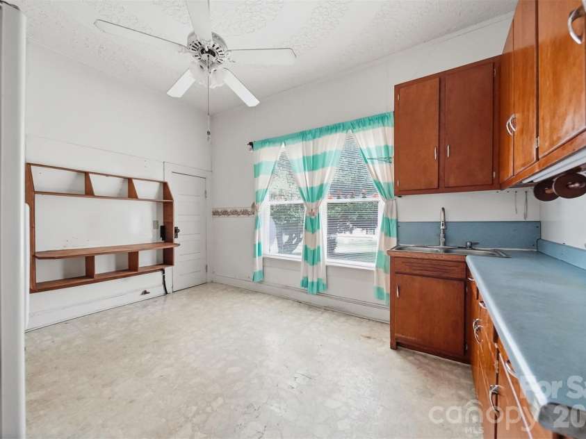 1289 Davis Road, Lincolnton, NC 28092.  MLS# CAR4410159, YatesRealty ID 40632. 