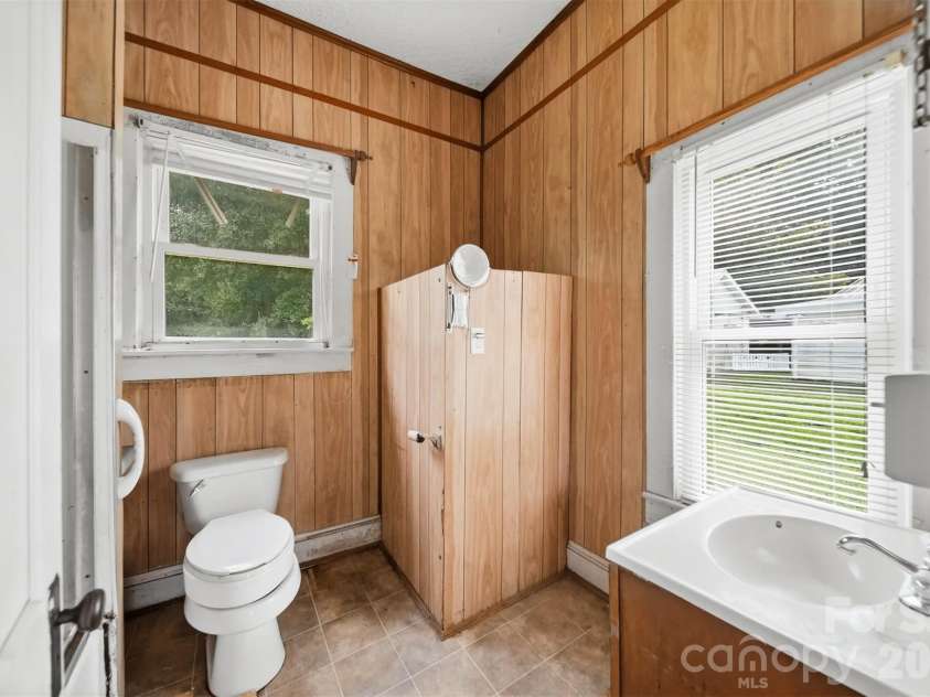 1289 Davis Road, Lincolnton, NC 28092.  MLS# CAR4410159, YatesRealty ID 40632. 