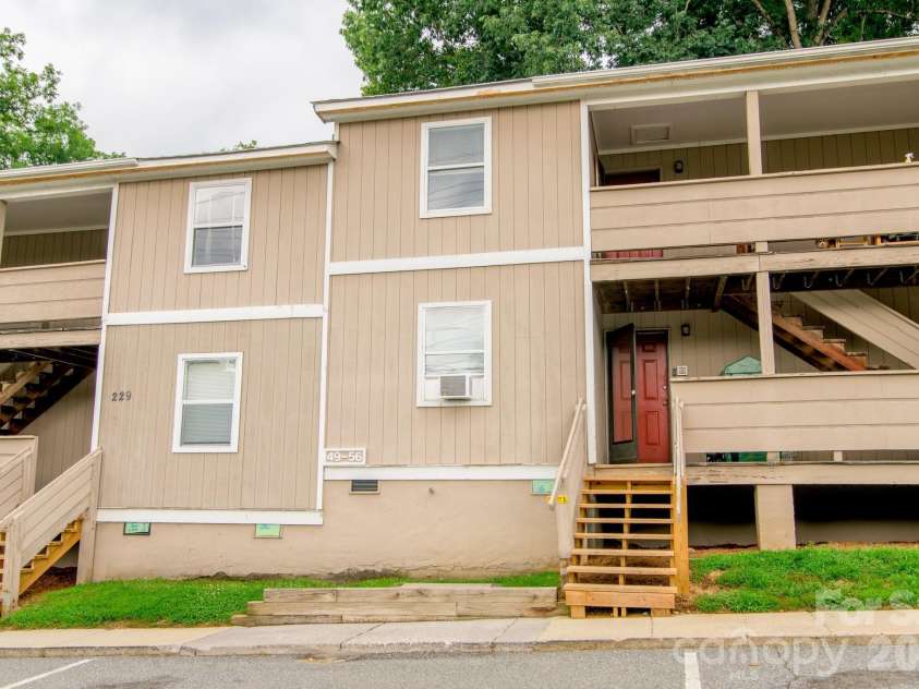 229 King Street, Boone, NC 28607.  MLS# CAR4410138, YatesRealty ID 40637. 
