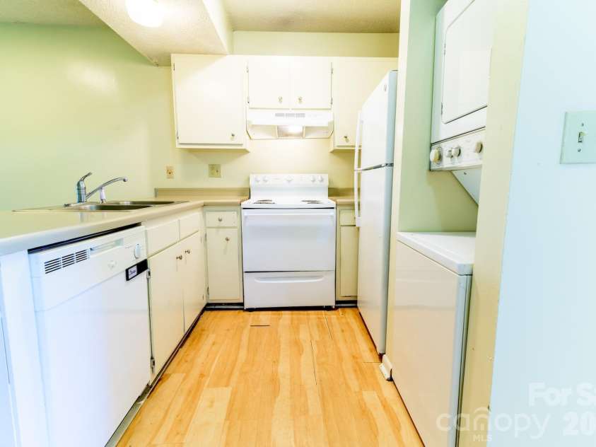 229 King Street, Boone, NC 28607.  MLS# CAR4410138, YatesRealty ID 40637. 