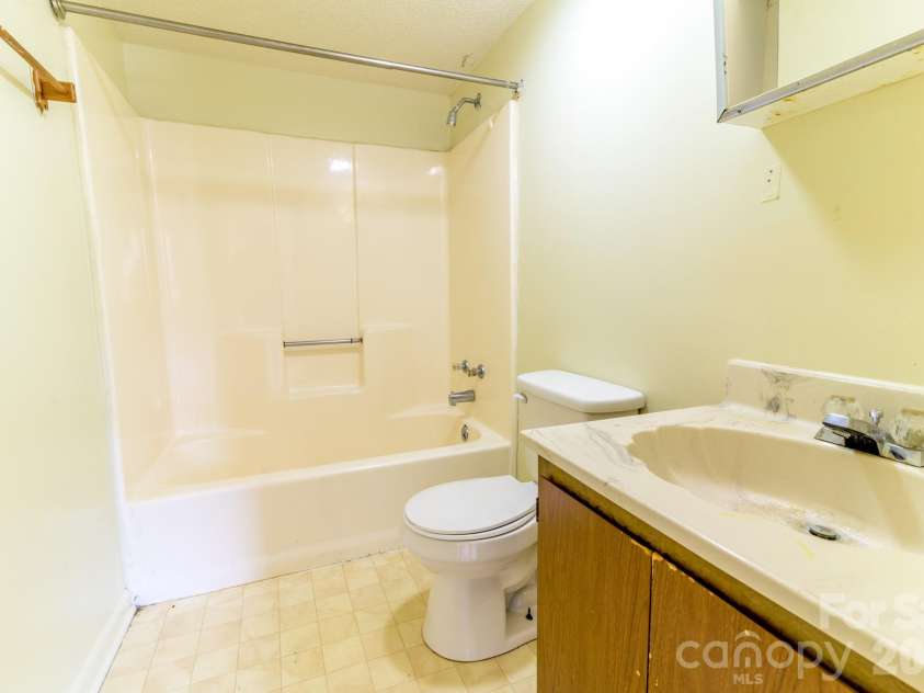 229 King Street, Boone, NC 28607.  MLS# CAR4410138, YatesRealty ID 40637. 