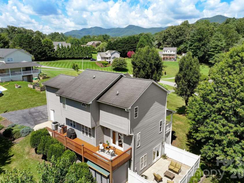 20 Good Day Court, Candler, NC 28715.  MLS# CAR4406249, YatesRealty ID 40639. 