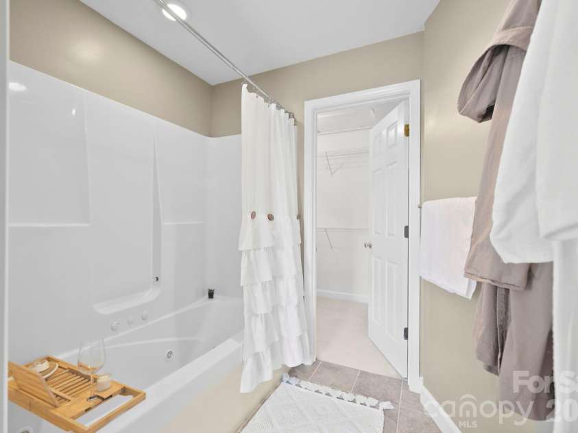 20 Good Day Court, Candler, NC 28715.  MLS# CAR4406249, YatesRealty ID 40639. 