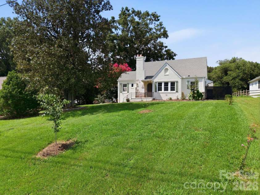 1522 Mooresville Road, Salisbury, NC 28147.  MLS# CAR4410216, YatesRealty ID 40640. 