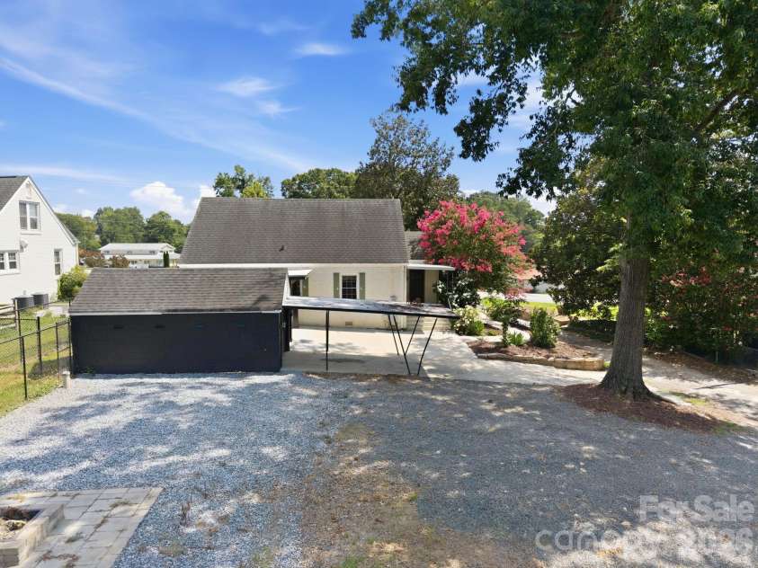 1522 Mooresville Road, Salisbury, NC 28147.  MLS# CAR4410216, YatesRealty ID 40640. 