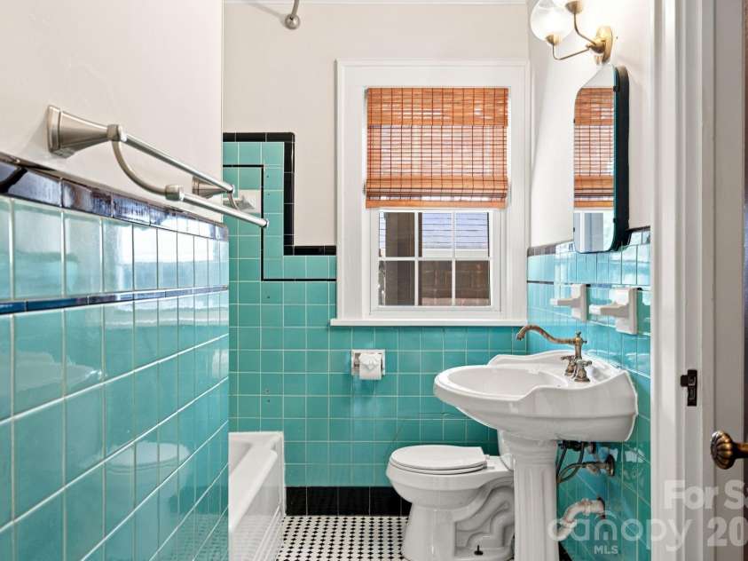 1522 Mooresville Road, Salisbury, NC 28147.  MLS# CAR4410216, YatesRealty ID 40640. Bathroom