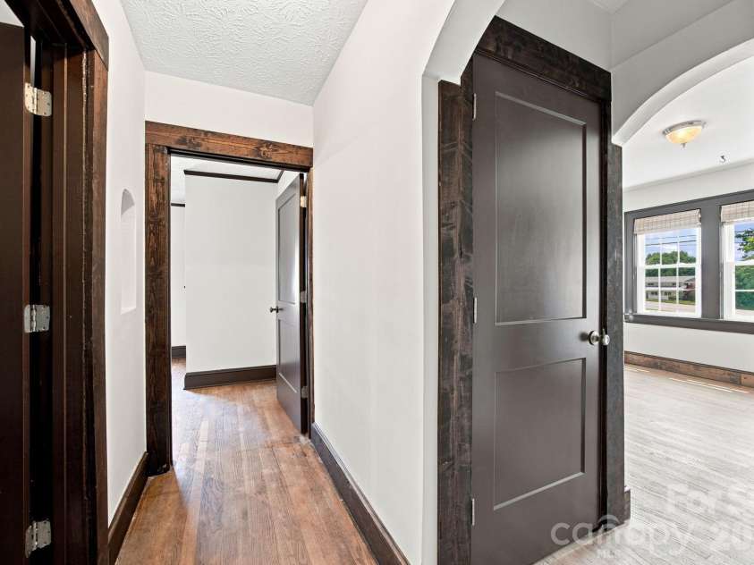 1522 Mooresville Road, Salisbury, NC 28147.  MLS# CAR4410216, YatesRealty ID 40640. Hallway