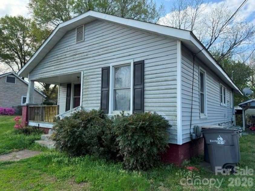 1506 Moose Road, Kannapolis, NC 28083.  MLS# CAR4407794, YatesRealty ID 40641. 