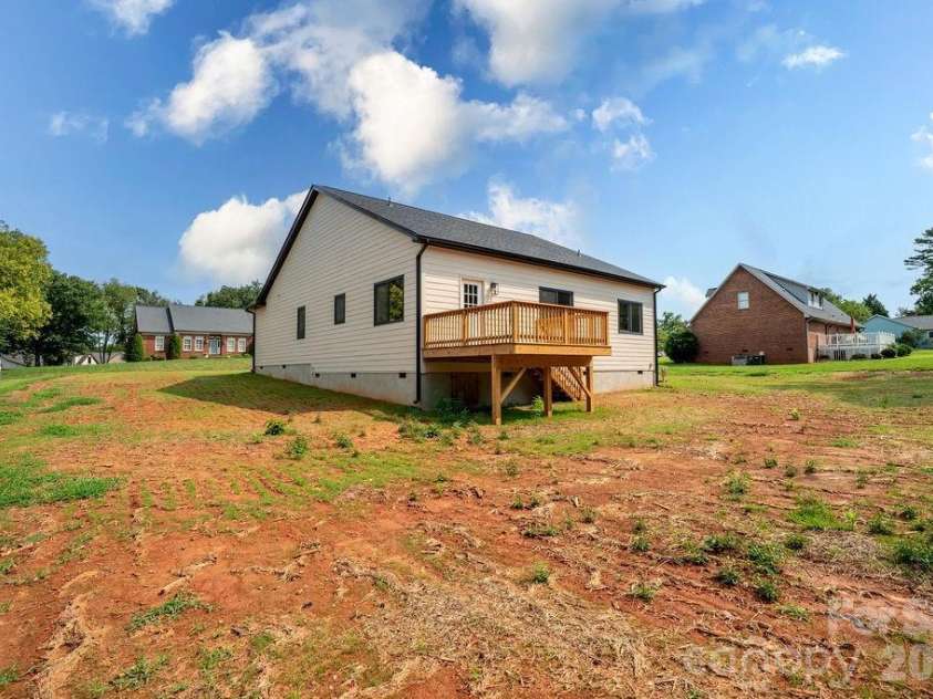 2678 Prince Drive, Lincolnton, NC 28092.  MLS# CAR4409049, YatesRealty ID 40643. 