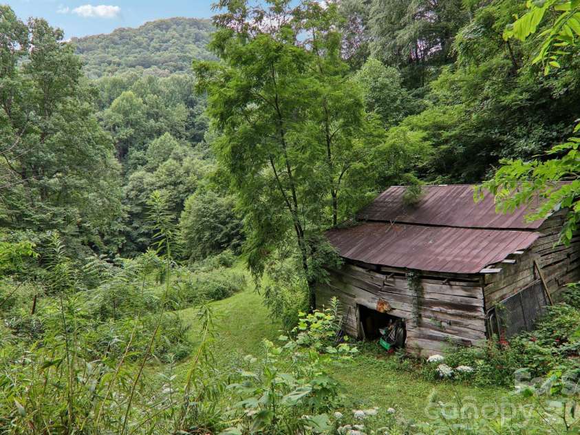 4501 Cove Creek Road, Waynesville, NC 28785.  MLS# CAR4409308, YatesRealty ID 40648. 