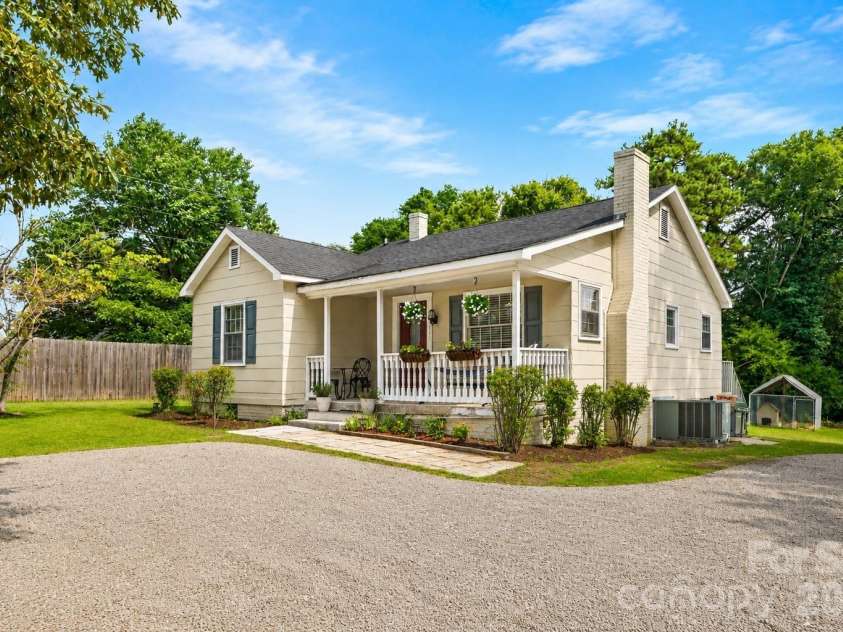 1487 Flat Creek Road, Lancaster, SC 29720.  MLS# CAR4408277, YatesRealty ID 40649. 