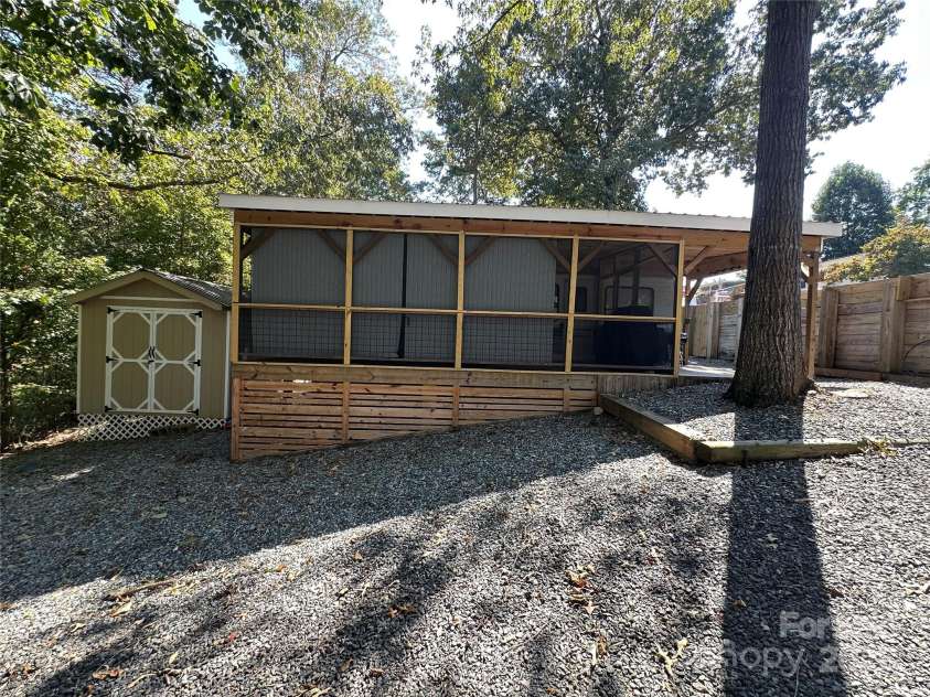 110 Meadowview Circle, New London, NC 28127.  MLS# CAR4305233, YatesRealty ID 4065. 