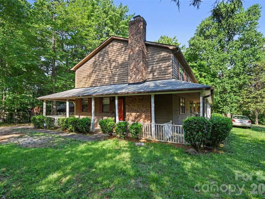 5729 Brickstone Drive, Charlotte, NC 28227.  MLS# CAR4403654, YatesRealty ID 40650. 
