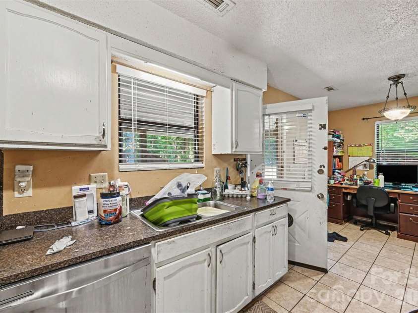 5729 Brickstone Drive, Charlotte, NC 28227.  MLS# CAR4403654, YatesRealty ID 40650. 