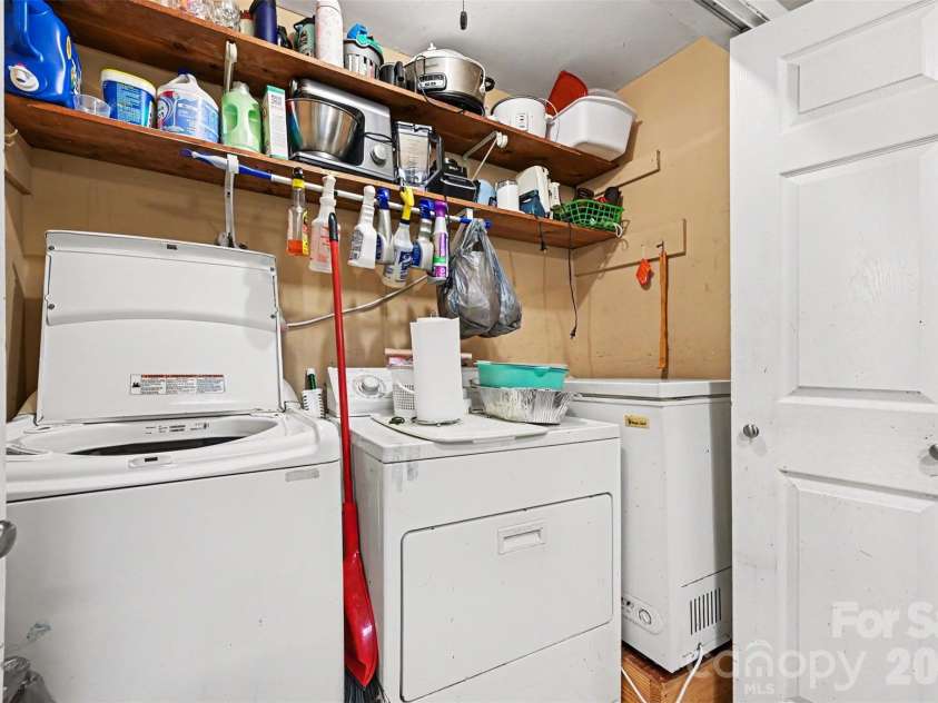 5729 Brickstone Drive, Charlotte, NC 28227.  MLS# CAR4403654, YatesRealty ID 40650. 