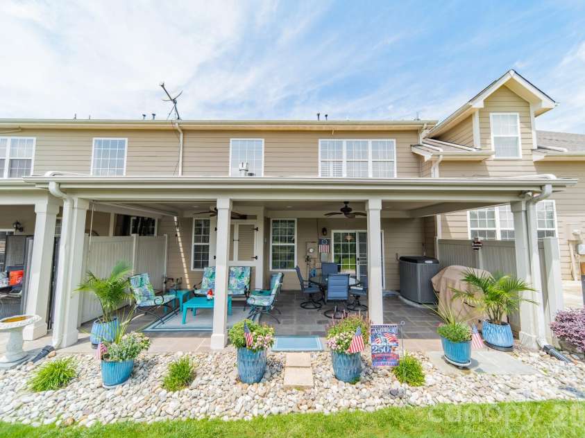 1064 Silver Gull Drive, Tega Cay, SC 29708.  MLS# CAR4389018, YatesRealty ID 40651. 
