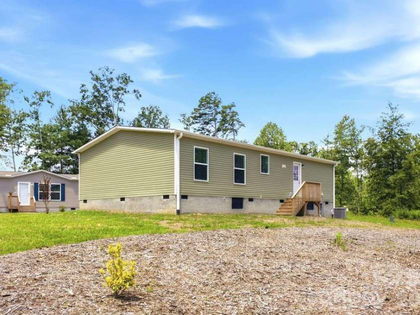 290 Poppy Acres Lane, Flat Rock, NC 28726.  MLS# CAR4405972, YatesRealty ID 40652. 