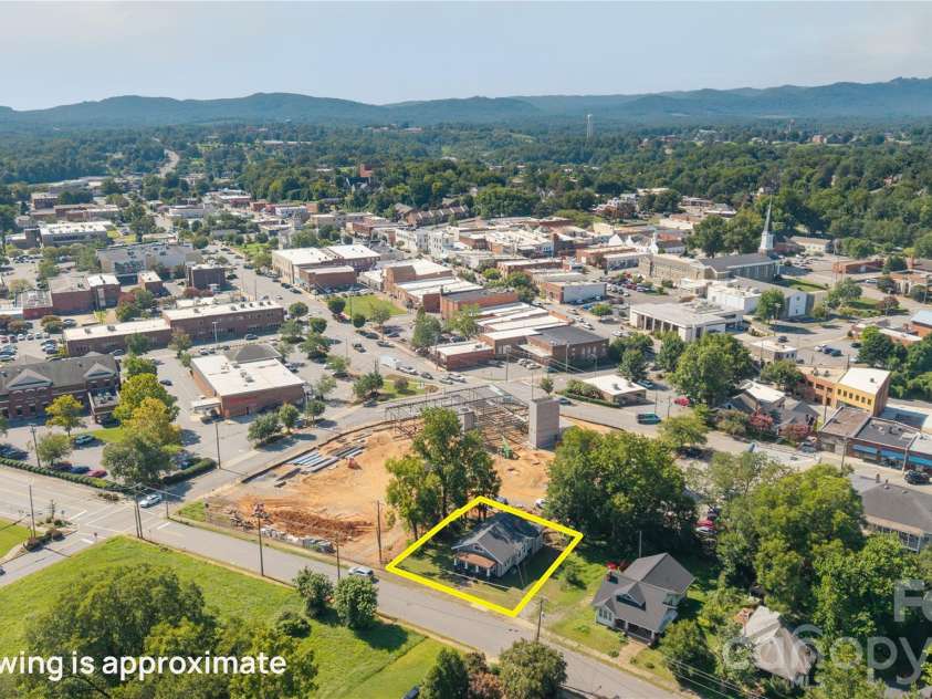 303 Bouchelle Street, Morganton, NC 28655.  MLS# CAR4407416, YatesRealty ID 40653. 