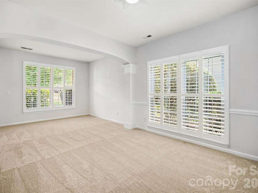 717 Pawley Drive, Charlotte, NC 28214.  MLS# CAR4408556, YatesRealty ID 40654. 