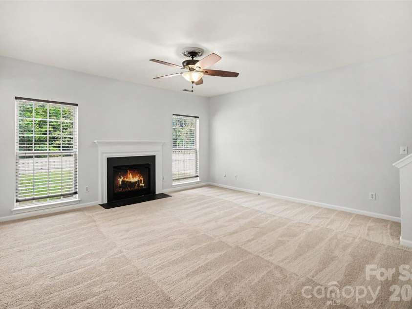 717 Pawley Drive, Charlotte, NC 28214.  MLS# CAR4408556, YatesRealty ID 40654. 