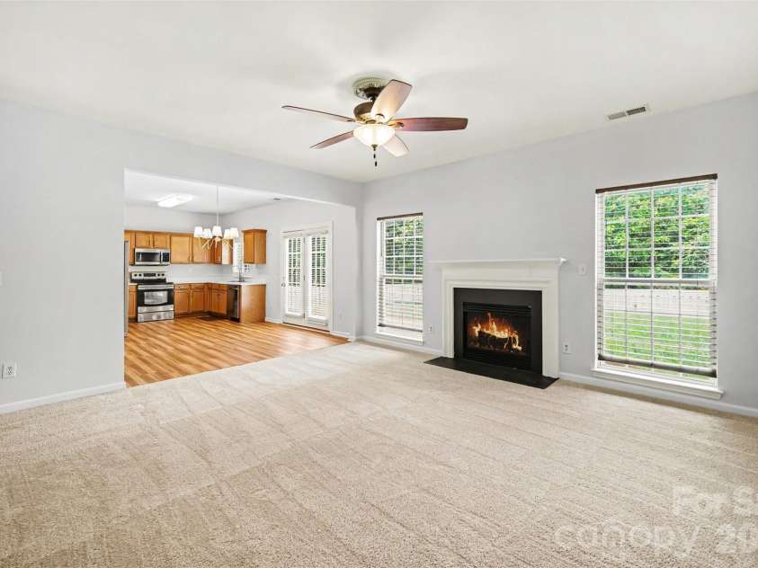 717 Pawley Drive, Charlotte, NC 28214.  MLS# CAR4408556, YatesRealty ID 40654. 
