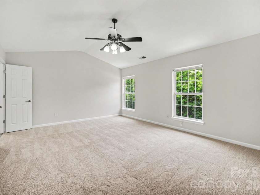 717 Pawley Drive, Charlotte, NC 28214.  MLS# CAR4408556, YatesRealty ID 40654. 