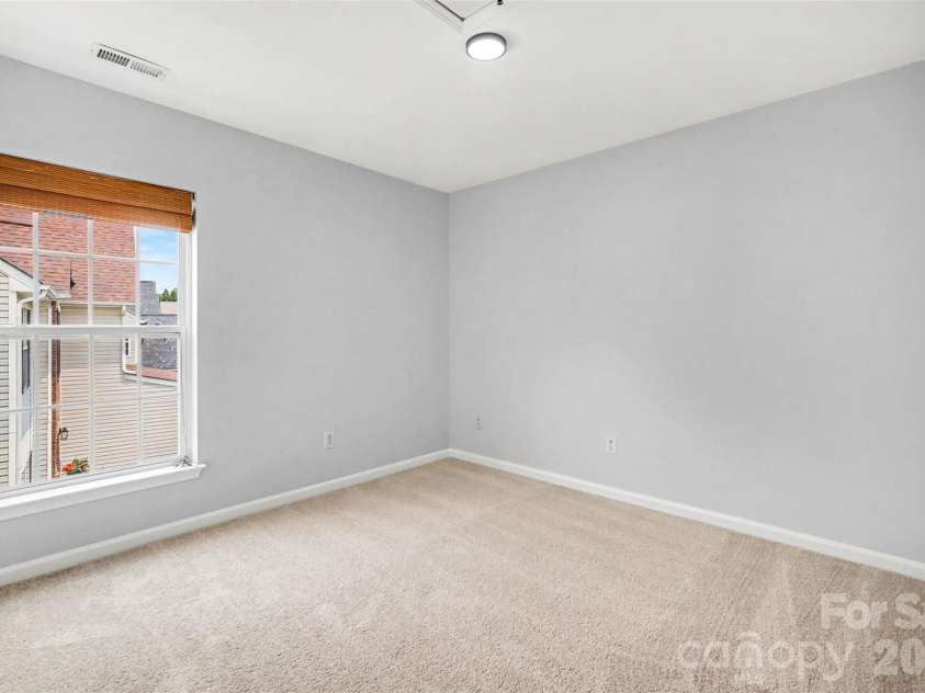 717 Pawley Drive, Charlotte, NC 28214.  MLS# CAR4408556, YatesRealty ID 40654. 