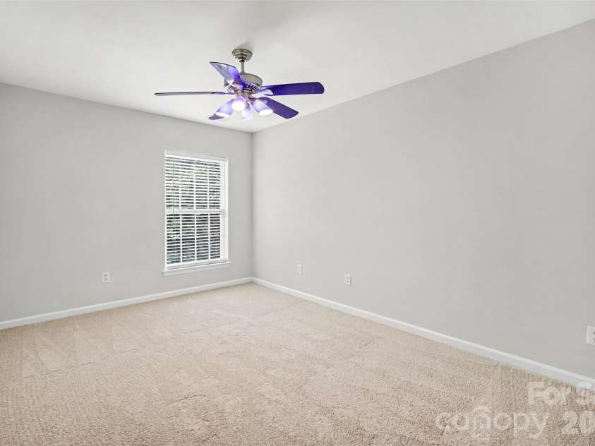 717 Pawley Drive, Charlotte, NC 28214.  MLS# CAR4408556, YatesRealty ID 40654. 