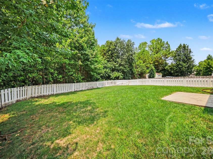 717 Pawley Drive, Charlotte, NC 28214.  MLS# CAR4408556, YatesRealty ID 40654. 