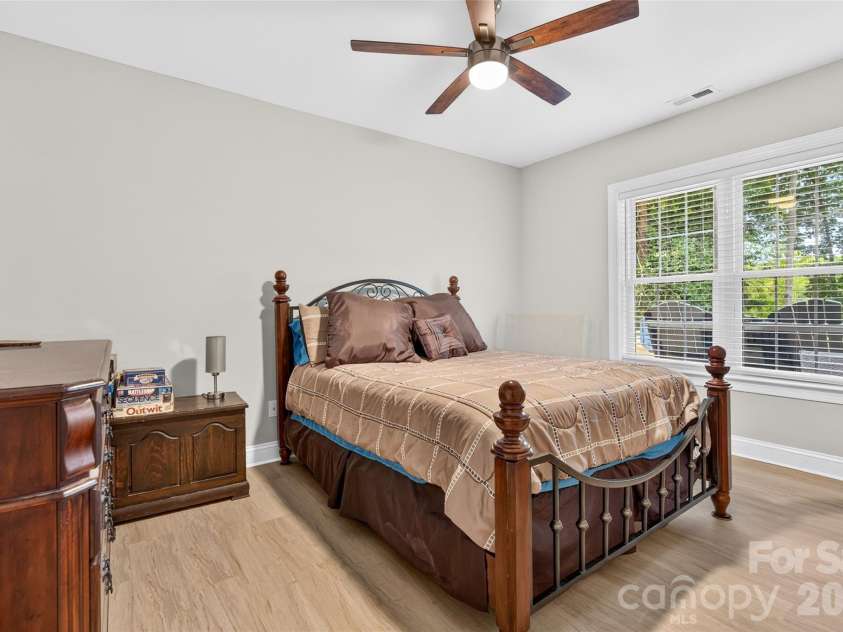 132 Parkside Lane, Mooresville, NC 28117.  MLS# CAR4407811, YatesRealty ID 40655. Flex Room