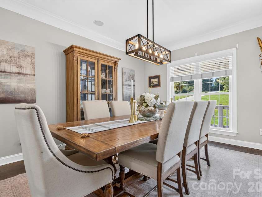 132 Parkside Lane, Mooresville, NC 28117.  MLS# CAR4407811, YatesRealty ID 40655. With Updated Lighting