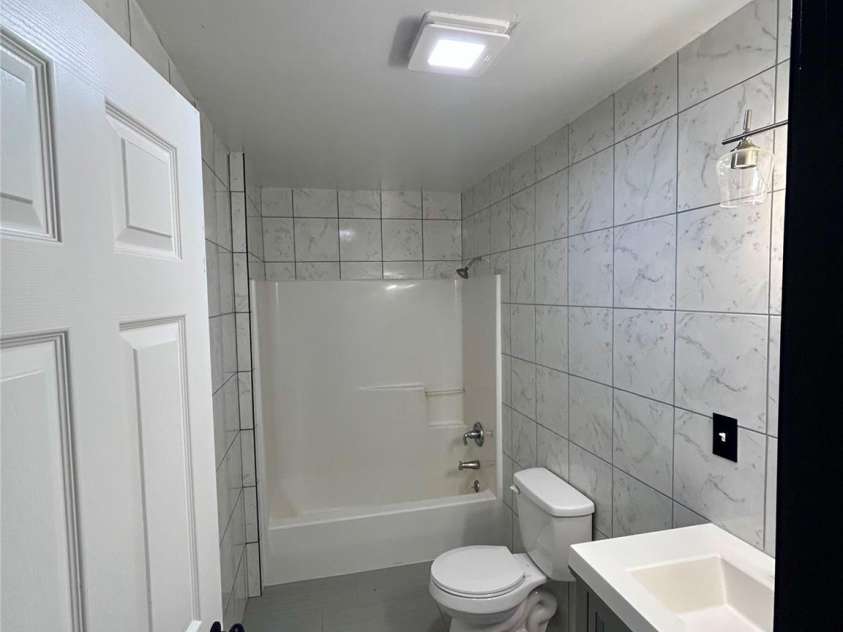 115 Geroid Street, Salisbury, NC 28144.  MLS# CAR4401620, YatesRealty ID 40656. Bathroom
