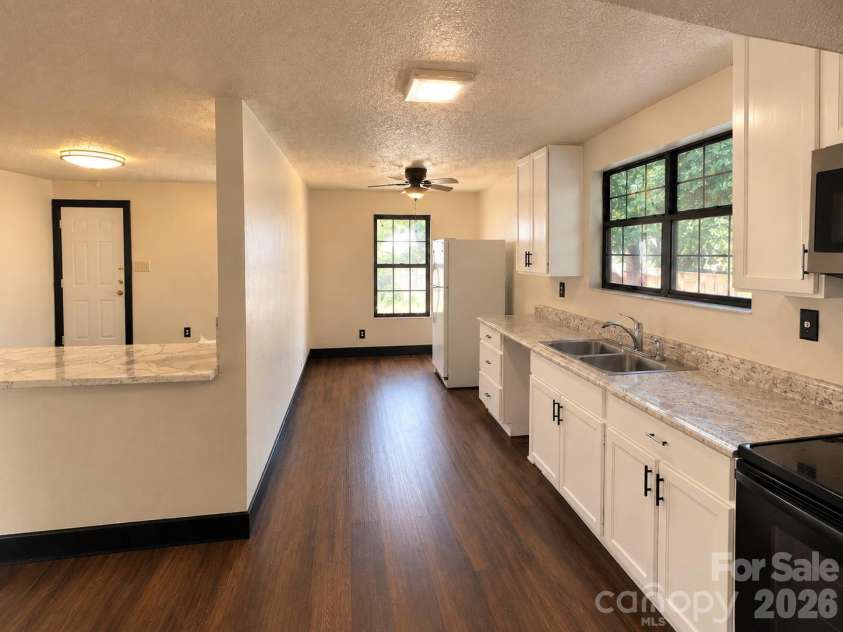 115 Geroid Street, Salisbury, NC 28144.  MLS# CAR4401620, YatesRealty ID 40656. Kitchen
