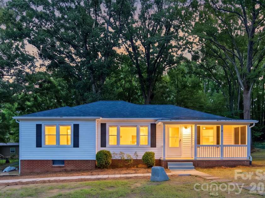 102 White Avenue, Kannapolis, NC 28081.  MLS# CAR4409366, YatesRealty ID 40657. 