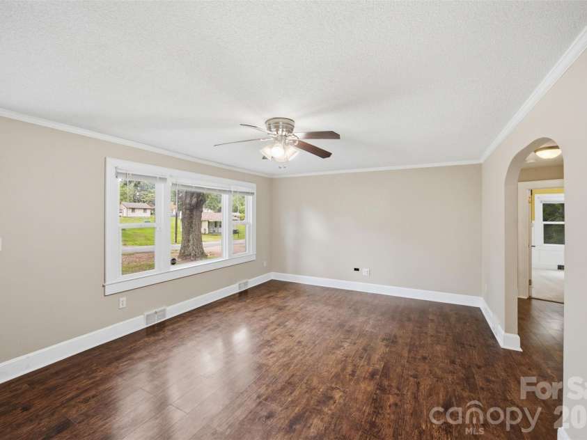 102 White Avenue, Kannapolis, NC 28081.  MLS# CAR4409366, YatesRealty ID 40657. 