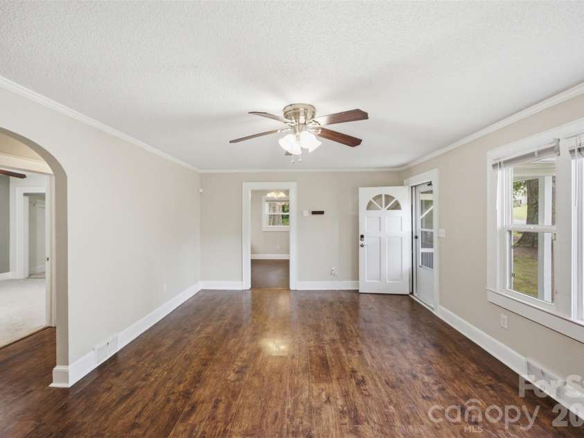 102 White Avenue, Kannapolis, NC 28081.  MLS# CAR4409366, YatesRealty ID 40657. 