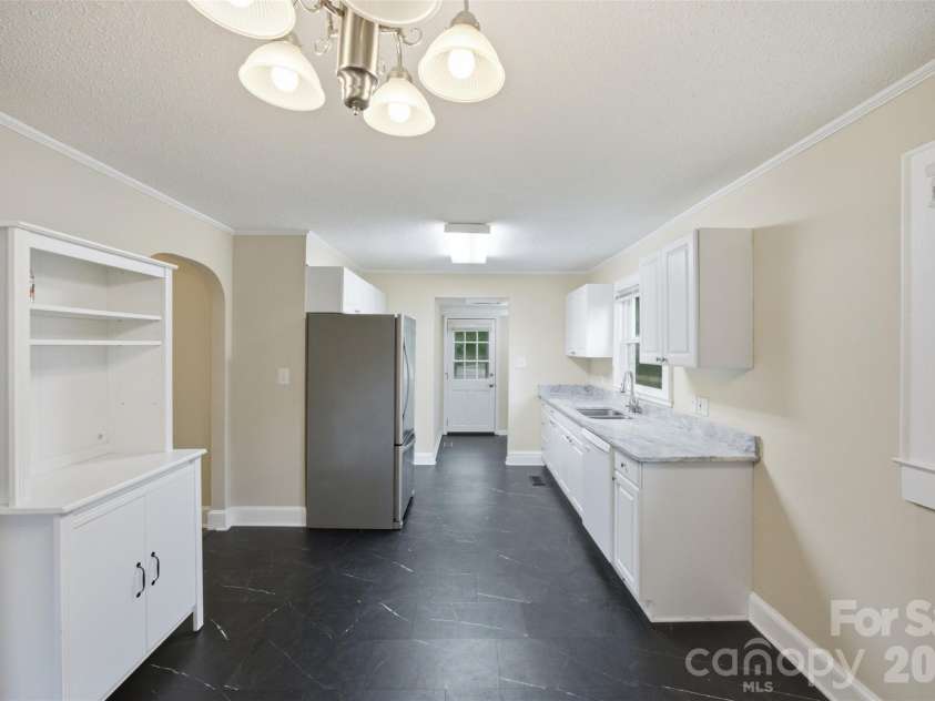 102 White Avenue, Kannapolis, NC 28081.  MLS# CAR4409366, YatesRealty ID 40657. 