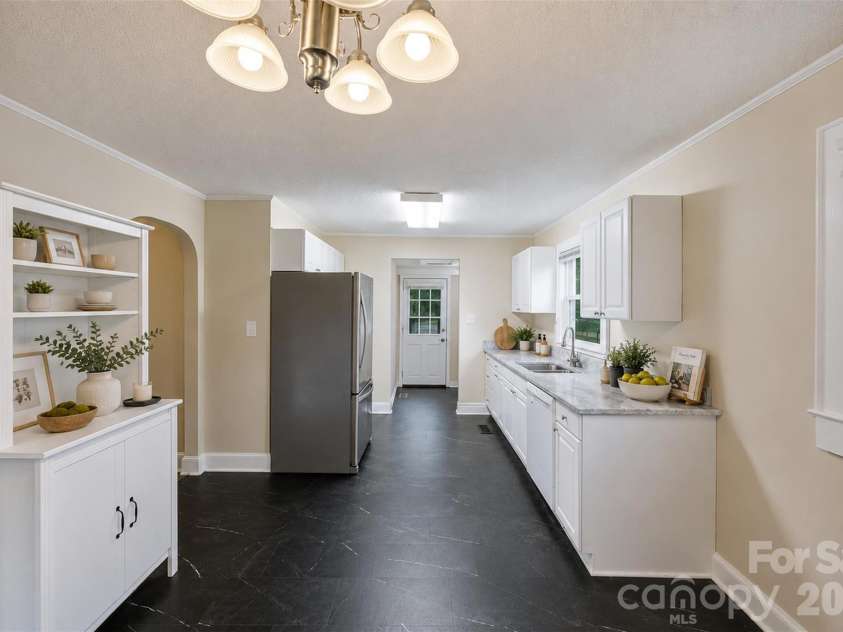 102 White Avenue, Kannapolis, NC 28081.  MLS# CAR4409366, YatesRealty ID 40657. 