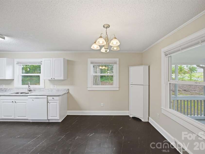 102 White Avenue, Kannapolis, NC 28081.  MLS# CAR4409366, YatesRealty ID 40657. 