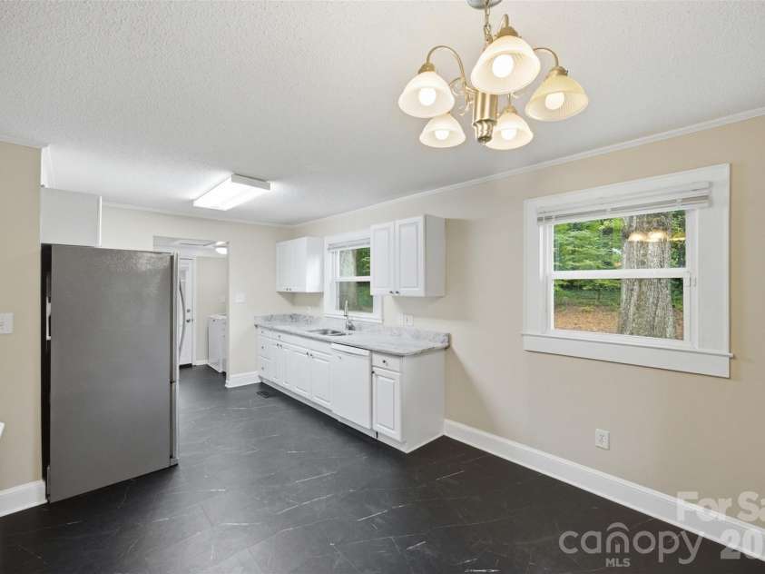 102 White Avenue, Kannapolis, NC 28081.  MLS# CAR4409366, YatesRealty ID 40657. 