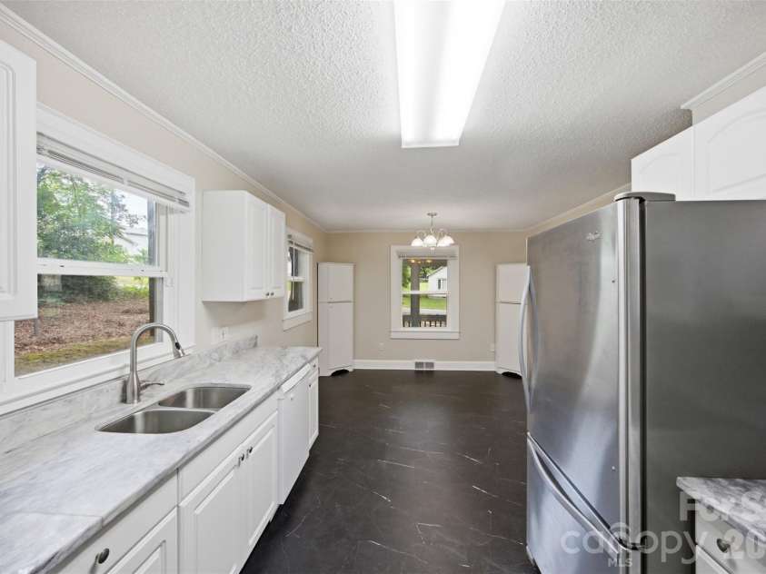 102 White Avenue, Kannapolis, NC 28081.  MLS# CAR4409366, YatesRealty ID 40657. 