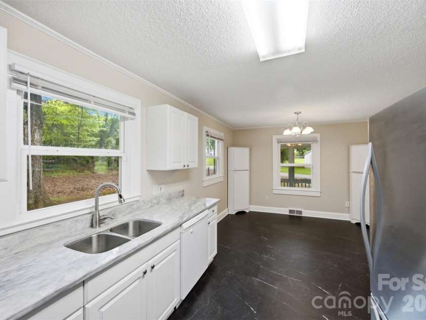 102 White Avenue, Kannapolis, NC 28081.  MLS# CAR4409366, YatesRealty ID 40657. 