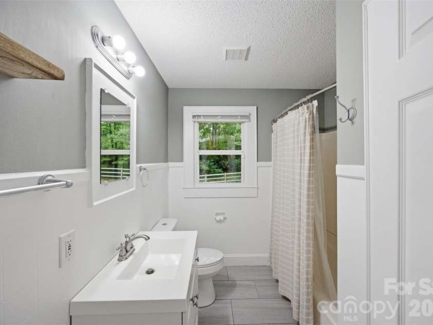 102 White Avenue, Kannapolis, NC 28081.  MLS# CAR4409366, YatesRealty ID 40657. 