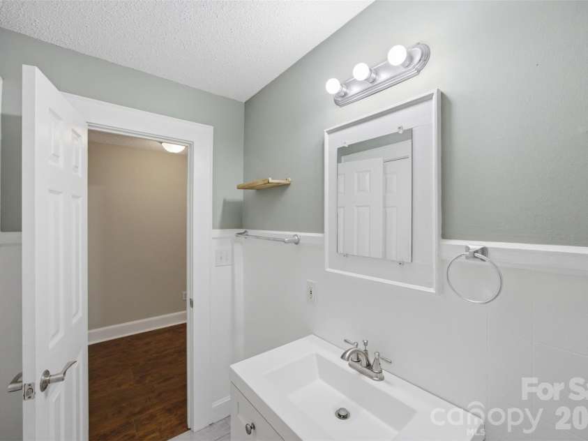 102 White Avenue, Kannapolis, NC 28081.  MLS# CAR4409366, YatesRealty ID 40657. 
