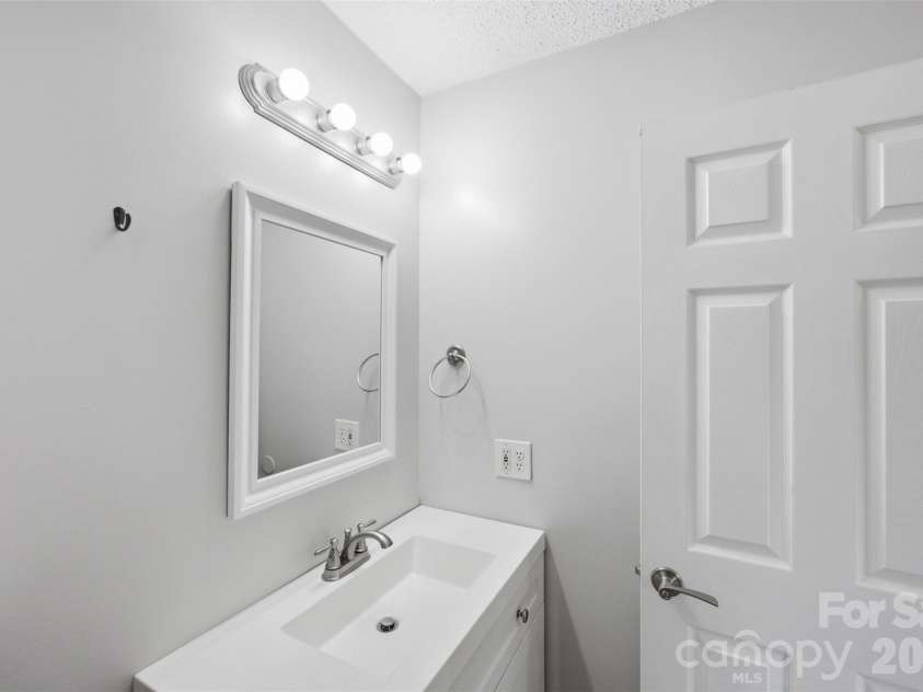 102 White Avenue, Kannapolis, NC 28081.  MLS# CAR4409366, YatesRealty ID 40657. 