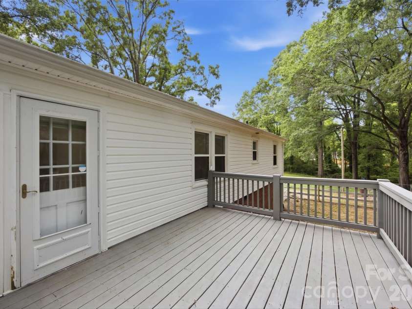 102 White Avenue, Kannapolis, NC 28081.  MLS# CAR4409366, YatesRealty ID 40657. 