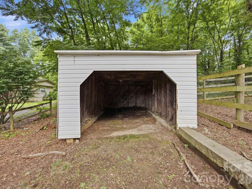 102 White Avenue, Kannapolis, NC 28081.  MLS# CAR4409366, YatesRealty ID 40657. 