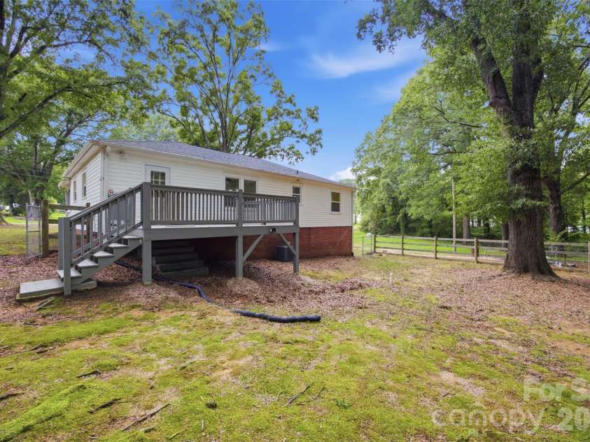 102 White Avenue, Kannapolis, NC 28081.  MLS# CAR4409366, YatesRealty ID 40657. 